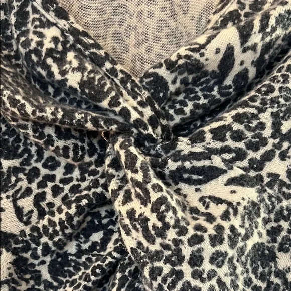 Leopard Patterned Reversible Top - Picture 4 of 5